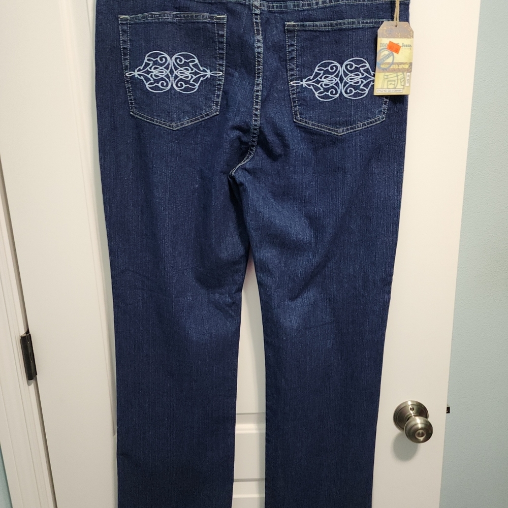 Jeans sz 20 Diamante jeans embroidered back pockets straight leg